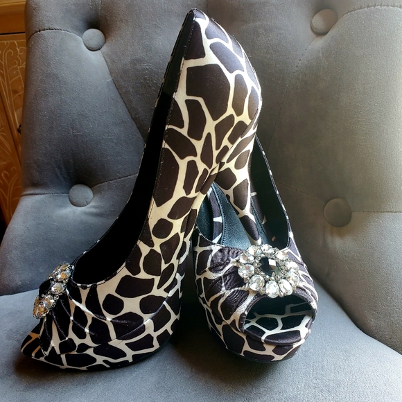 💥🔥PRICE DROP🔥💥Nina New York black and white leopard print high heels - Picture 3 of 3
